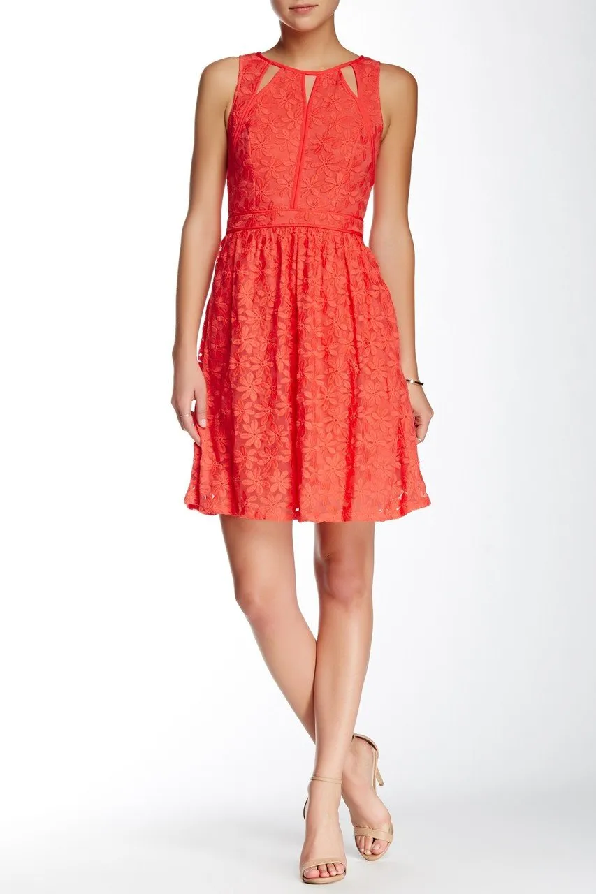 Adrianna Papell - 12245720 Sleeveless Split Lace Dress